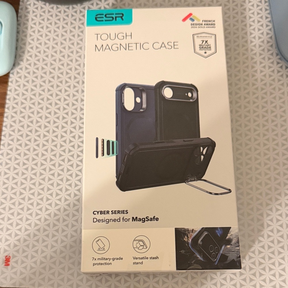 Iphone 17 Pro Tough Magnetic Case